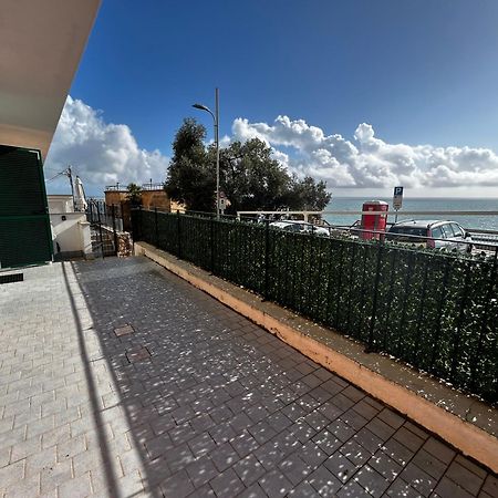 Casa Serge Vista Mare Con Ampio Terrazzo Privato Bergeggi Exterior foto